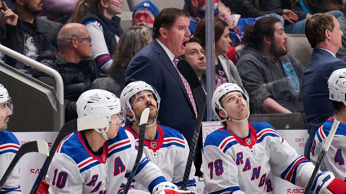 Peter Laviolette yells