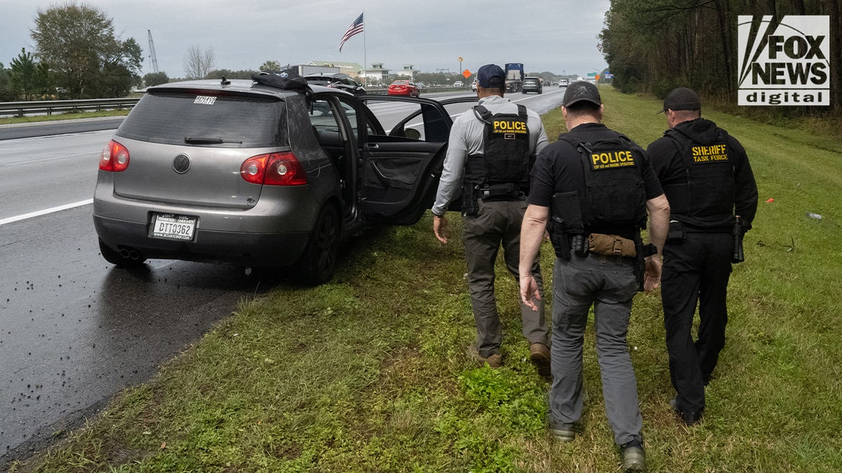 Police conduct immigration enforcement in Florida