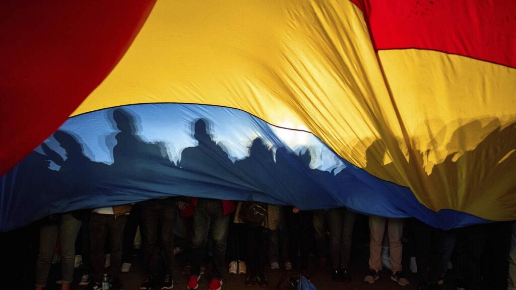 Romania grapples with disinformation ahead of presidential run-off