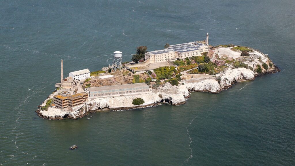 Trump plots Alcatraz comeback and more top headlines