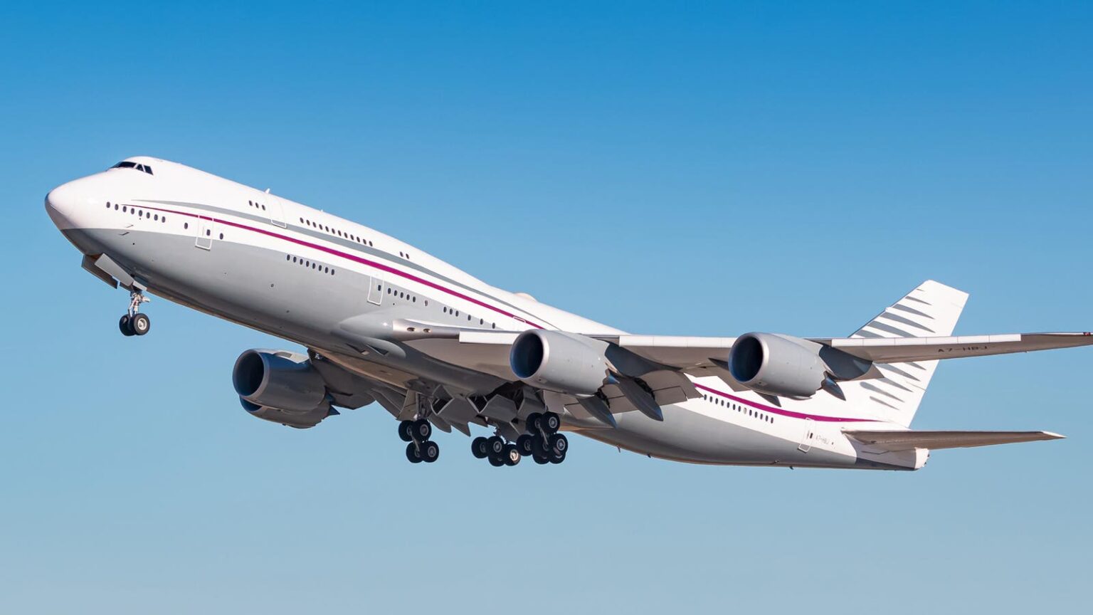 Why The Qataris Are Happy To Dump Their 747 On Trump