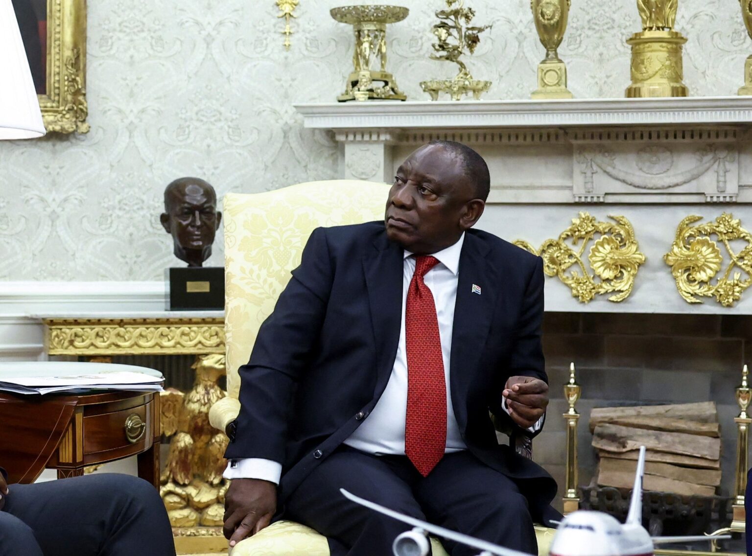 Trump ambushes South Africa’s Ramaphosa in Oval Office meeting