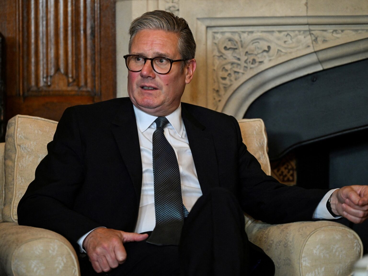 UK signs deal to hand Chagos Islands to Mauritius