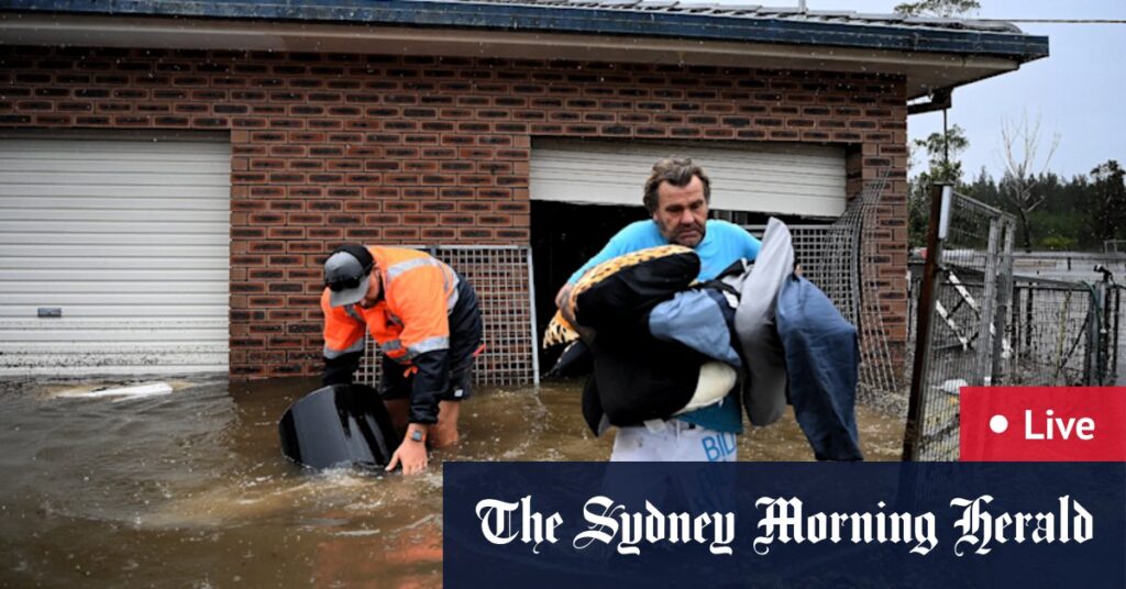 Taree, Mid North Coast weather worsens; NSW SES evacuation orders grow; Manning, Macleay, Nambucca river levels rise; Sydney weather forecast