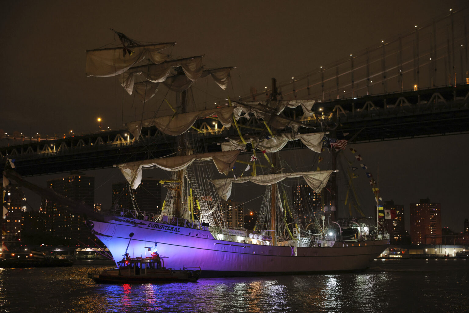 Mexican Navy Ship Strikes Brooklyn Bridge, Multiple Injuries Reported