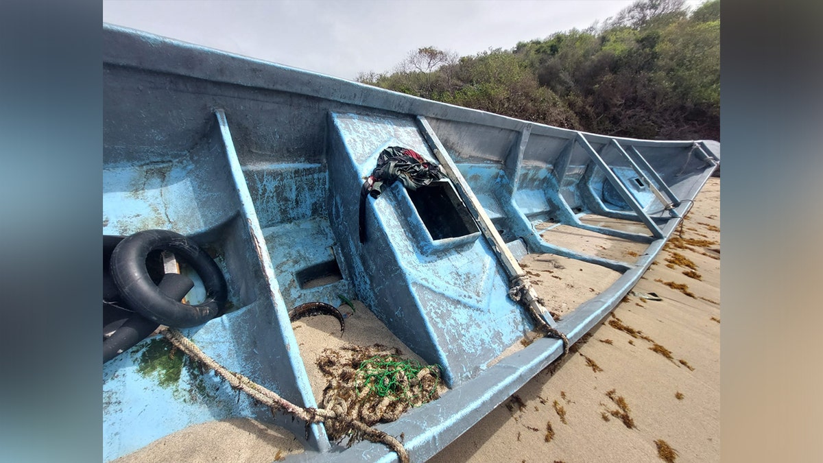 Vessel washed ashore on Canouan Island