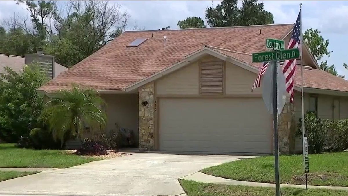 Florida house at center of flag pole dispute
