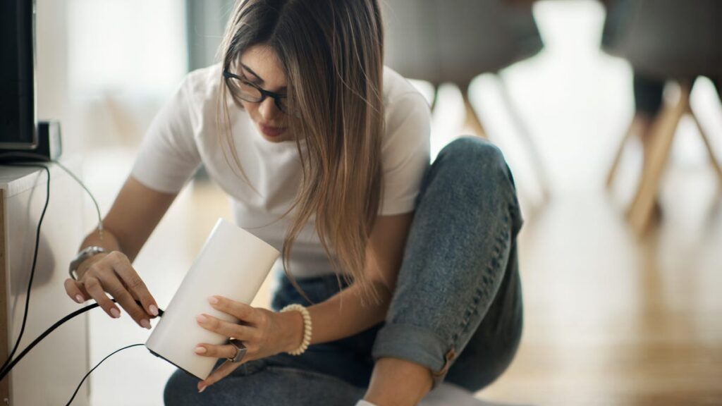 My Secret to Saving on My Internet Bill Is My Router: Here’s How to Get One for Free