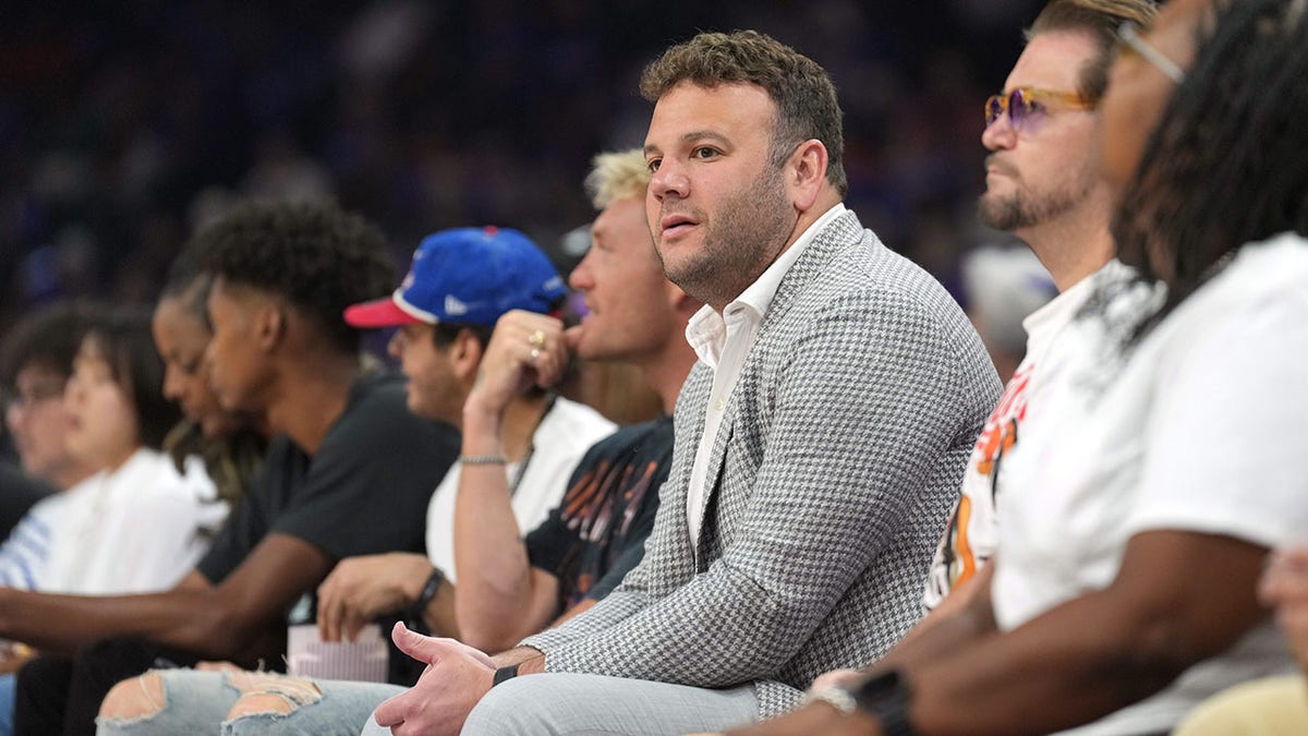 Josh Bartelstein at a Mercury game