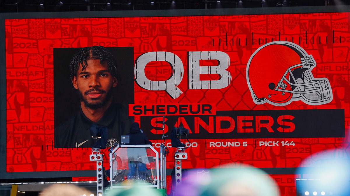 Graphic announcing Shedeur Sanders selection