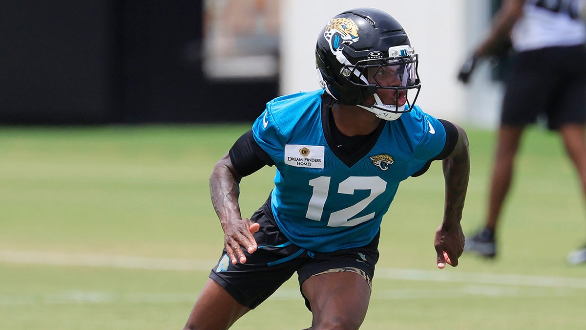 Travis Hunter at practice