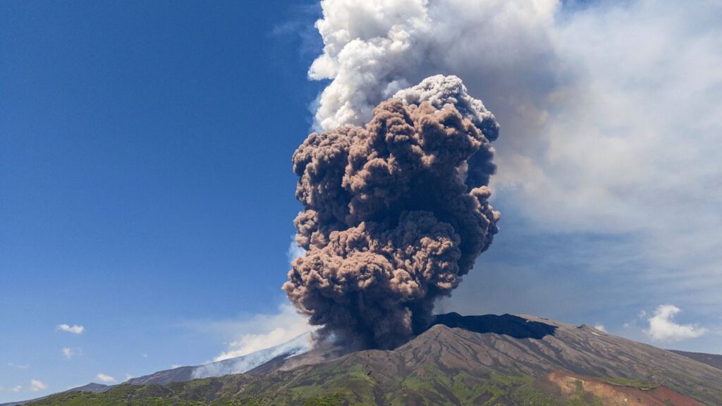 Tourist videos of Mount Etna eruption are real, not AI-generated