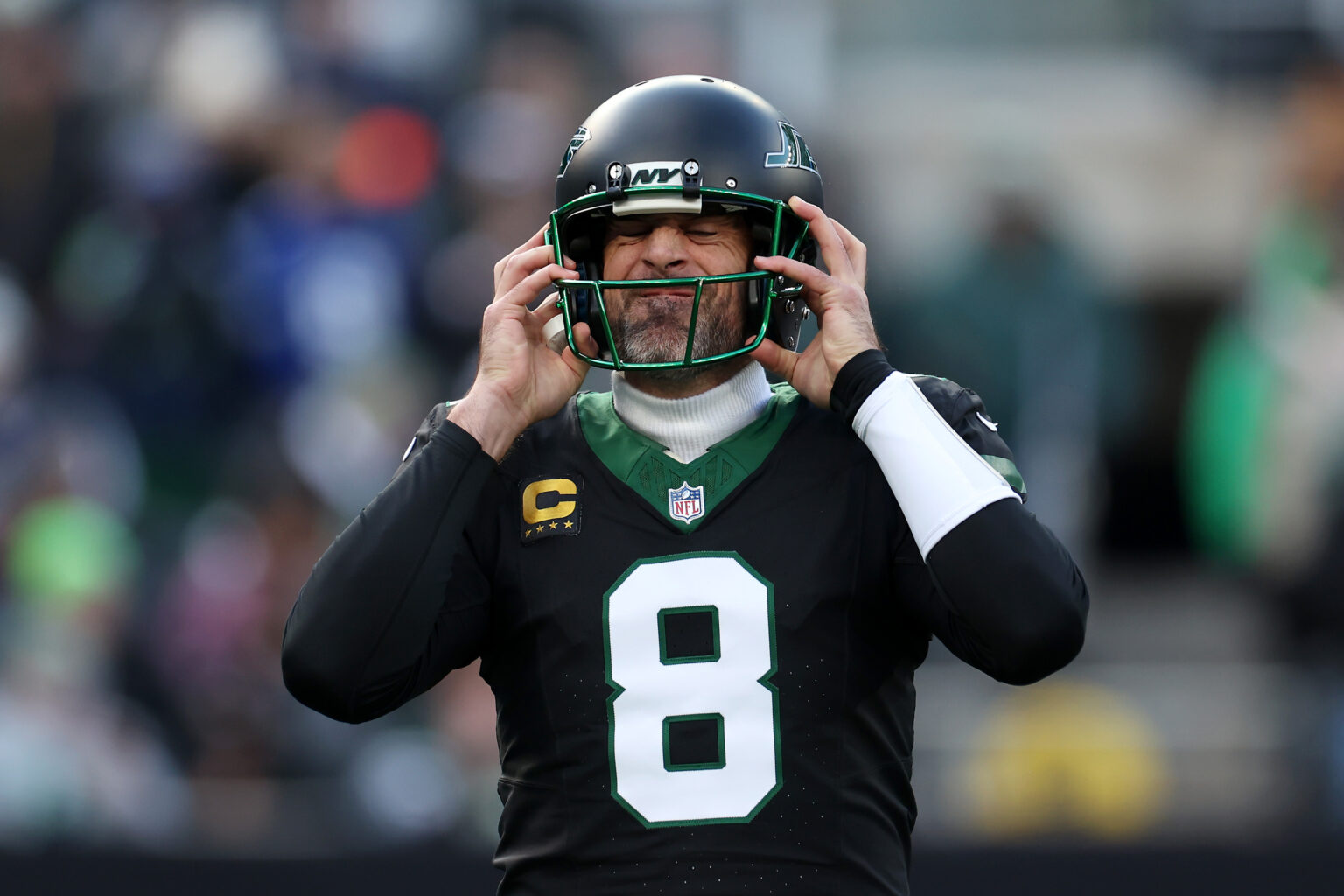 Report: Jets Dealt With Drama Between Aaron Rodgers and Teammate