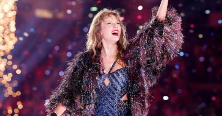 Did Taylor Swift’s ‘Eras Tour’ Bracelets Really Light Up After Masters Purchase? Theory Explained