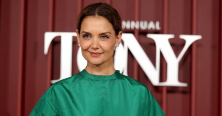 Katie Holmes’ Butter Yellow Tote Is the ‘It’ Bag of Summer — Get the Look for $18 Now