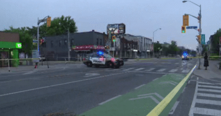 Man fatally stabbed in Toronto’s east end, suspect sought