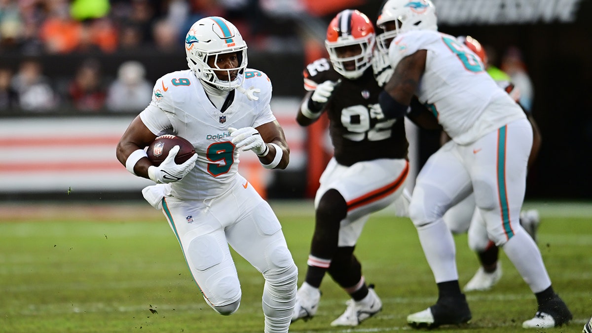 Jonnu Smith vs Browns