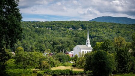 Five Iranians nabbed at US northern border as terror fears grip small towns