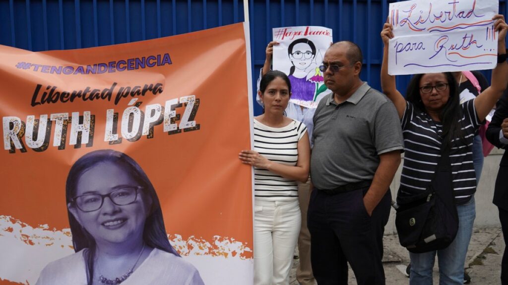 Top anti-corruption group flees El Salvador amid government crackdown