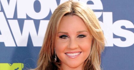 Amanda Bynes Shares She Bought a New Grill and Explains Why She Can’t Wear Tooth Gems