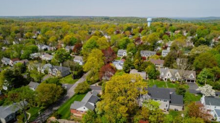 Revealed: America’s wealthiest suburb where annual household income tops $600K — and it’s located in New York state