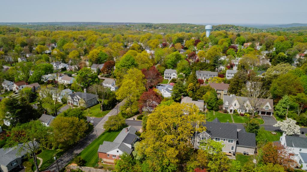 Revealed: America’s wealthiest suburb where annual household income tops $600K — and it’s located in New York state