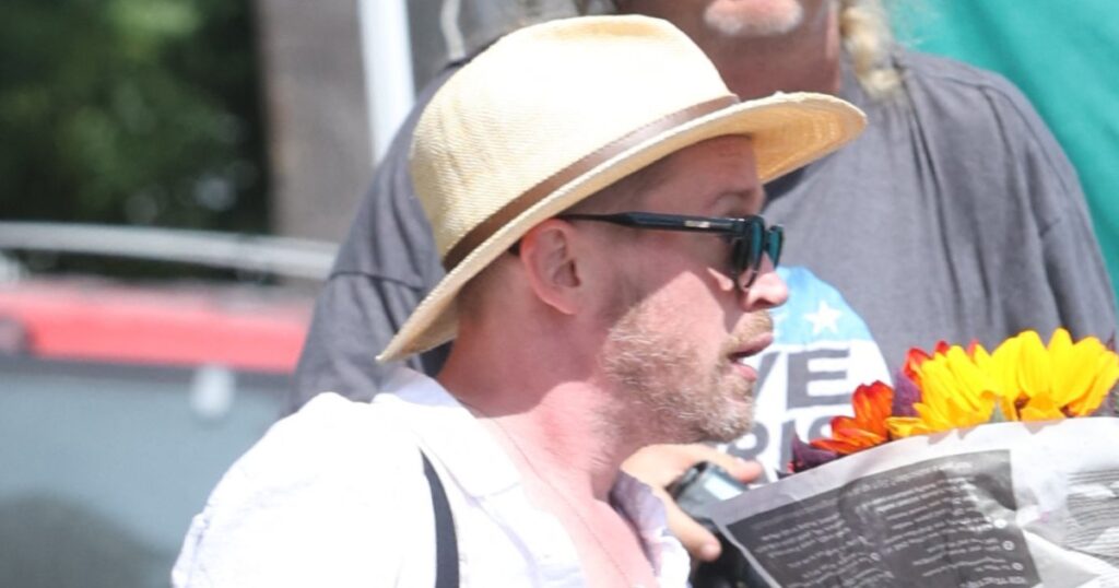 Macaulay Culkin Reunites With Friend Seth Green in Rare Public Appearance