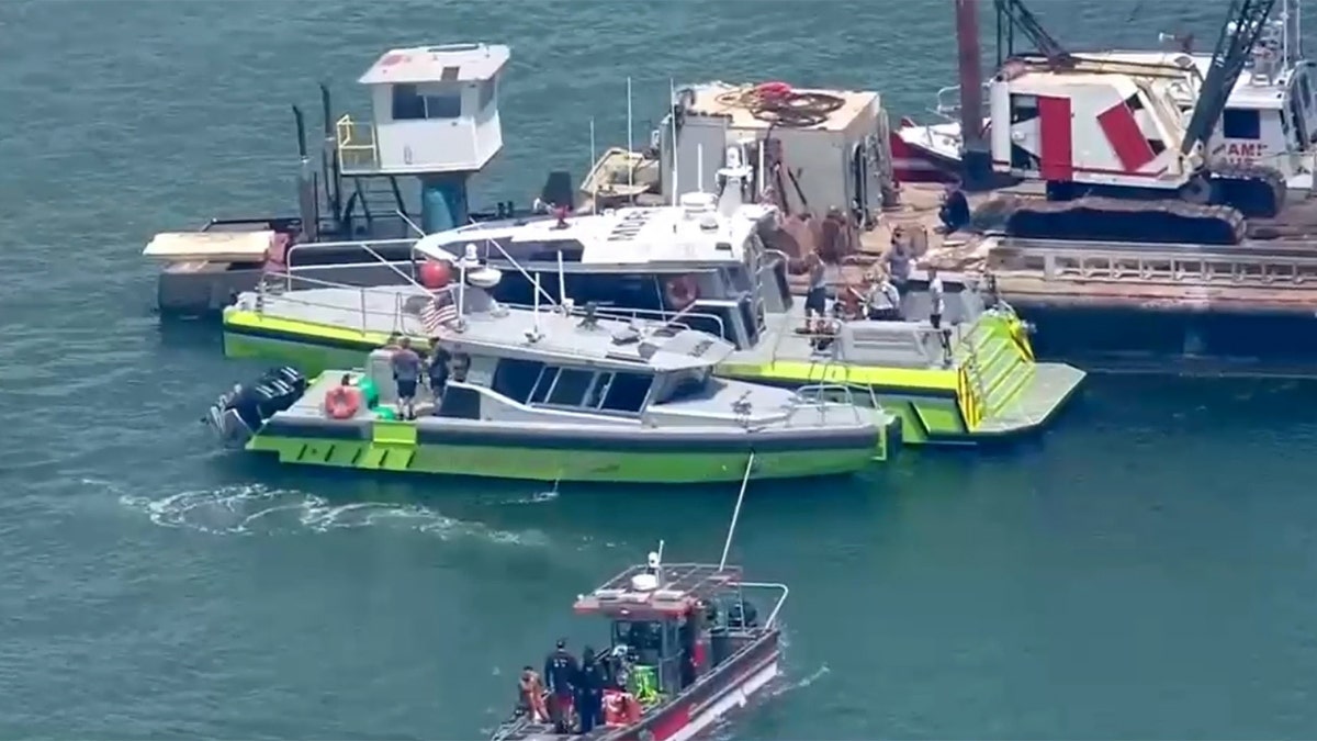 Sailboat sinking rescue near Miami