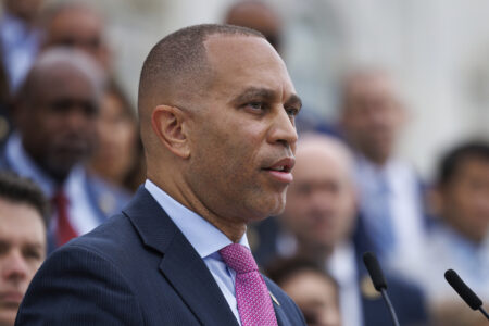 Hakeem Jeffries’ ‘Magic Minute’ Stretches Past an Hour