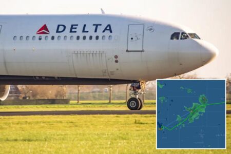 Delta flight diverted after being hit by turbulence, 25 passengers hospitalized
