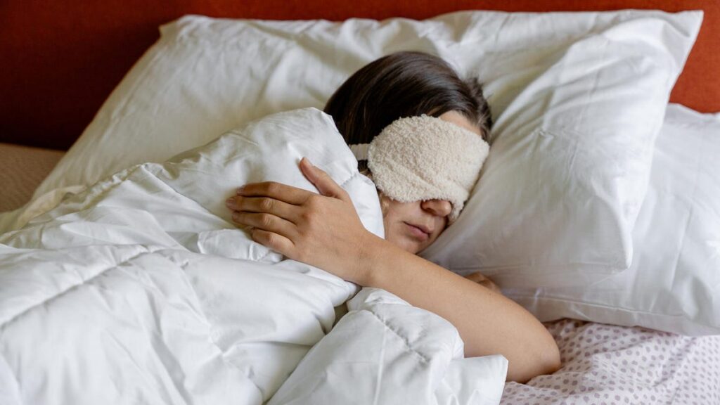 Enabling This One iPhone Feature Has Helped Me Get More Precious, Quality Sleep