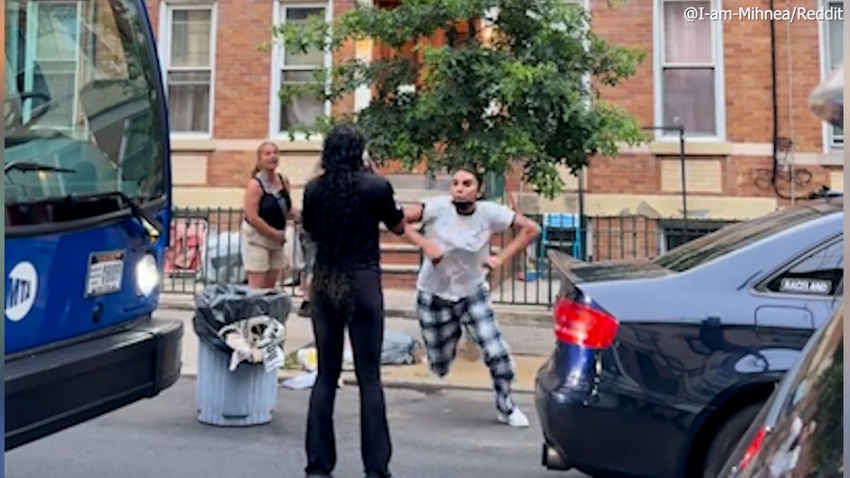 woman lunges at another woman on streets of NYC