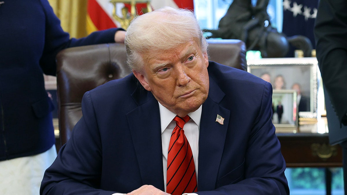 Trump in the Oval Office