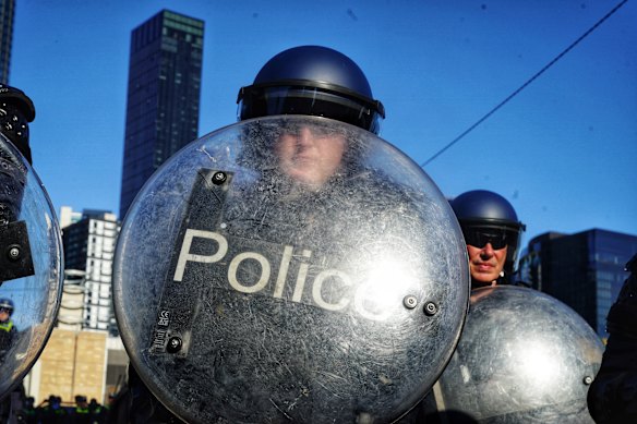 Police on King’s Bridge.