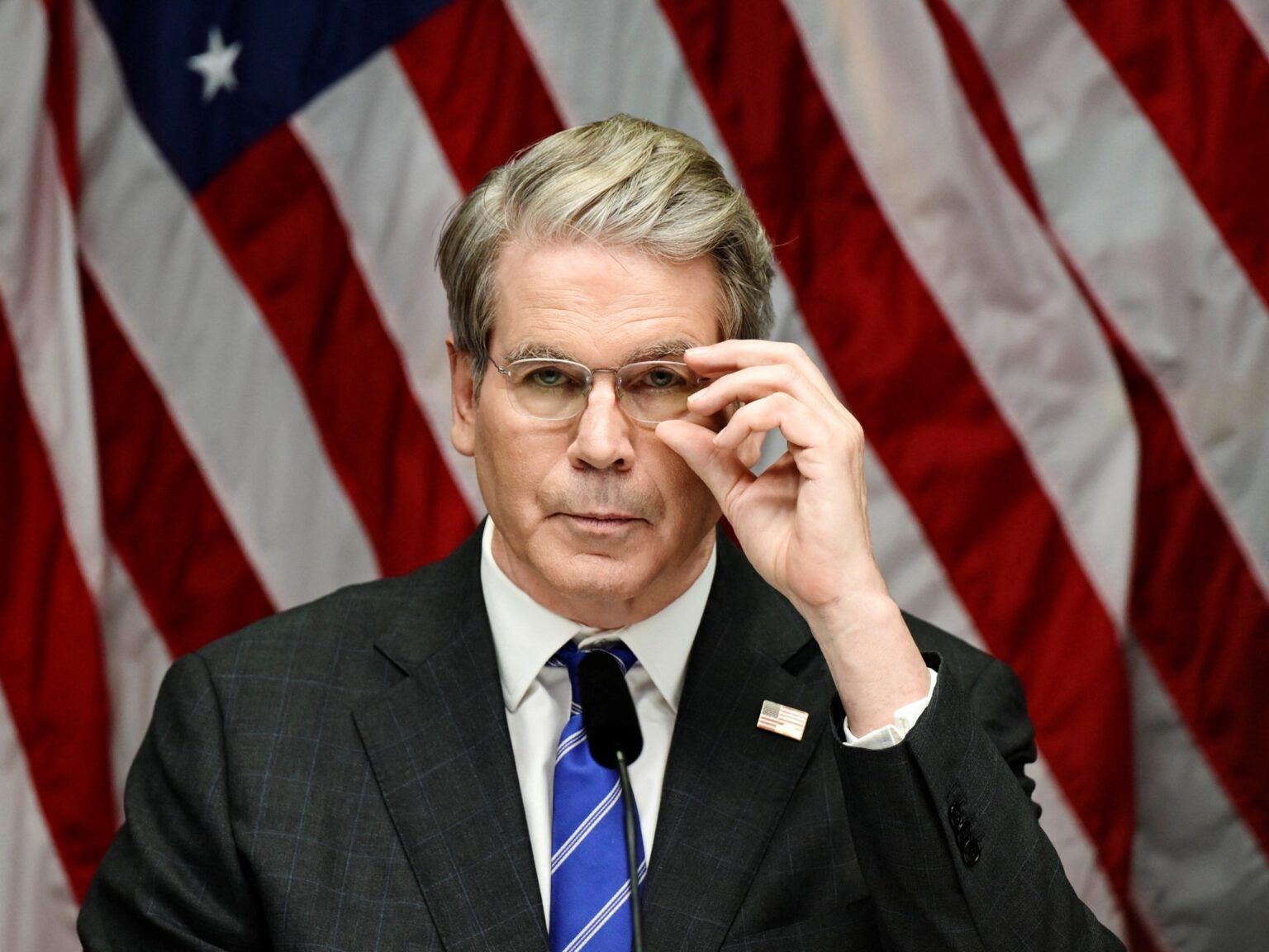 US sanctions Mexican cartel figures, including popular rapper El Makabelico