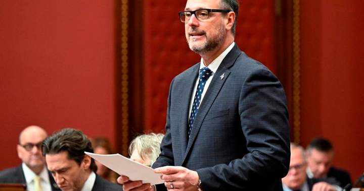 Quebec government to ban prayer in public places