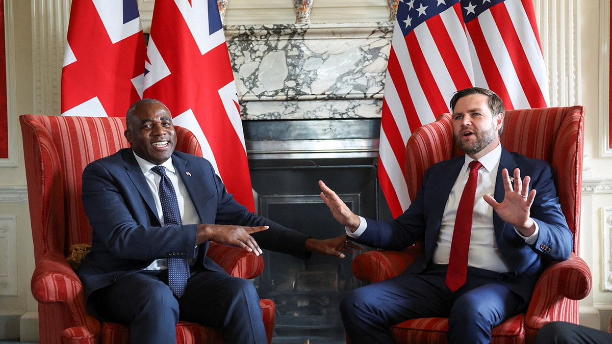 David Lammy and JD Vance in a meeting