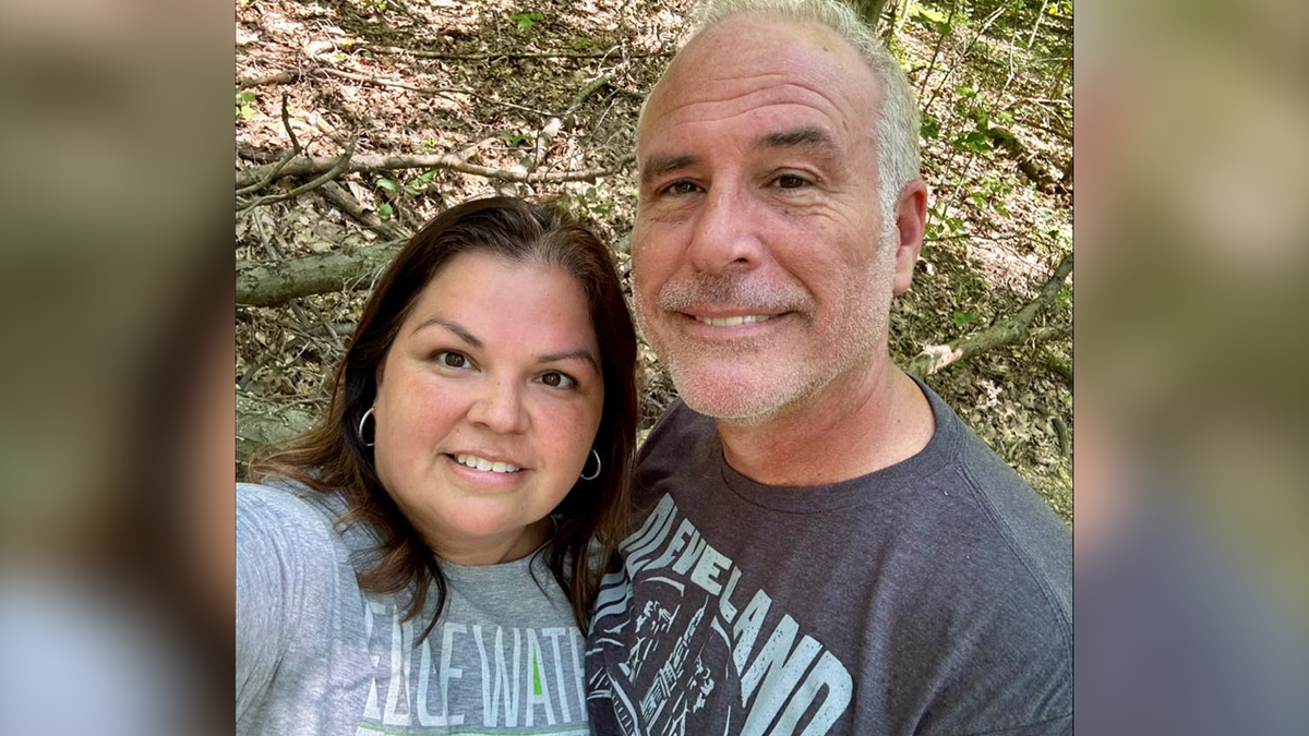 Selfie of Maria Galindo-Nunney and Donald Nunney