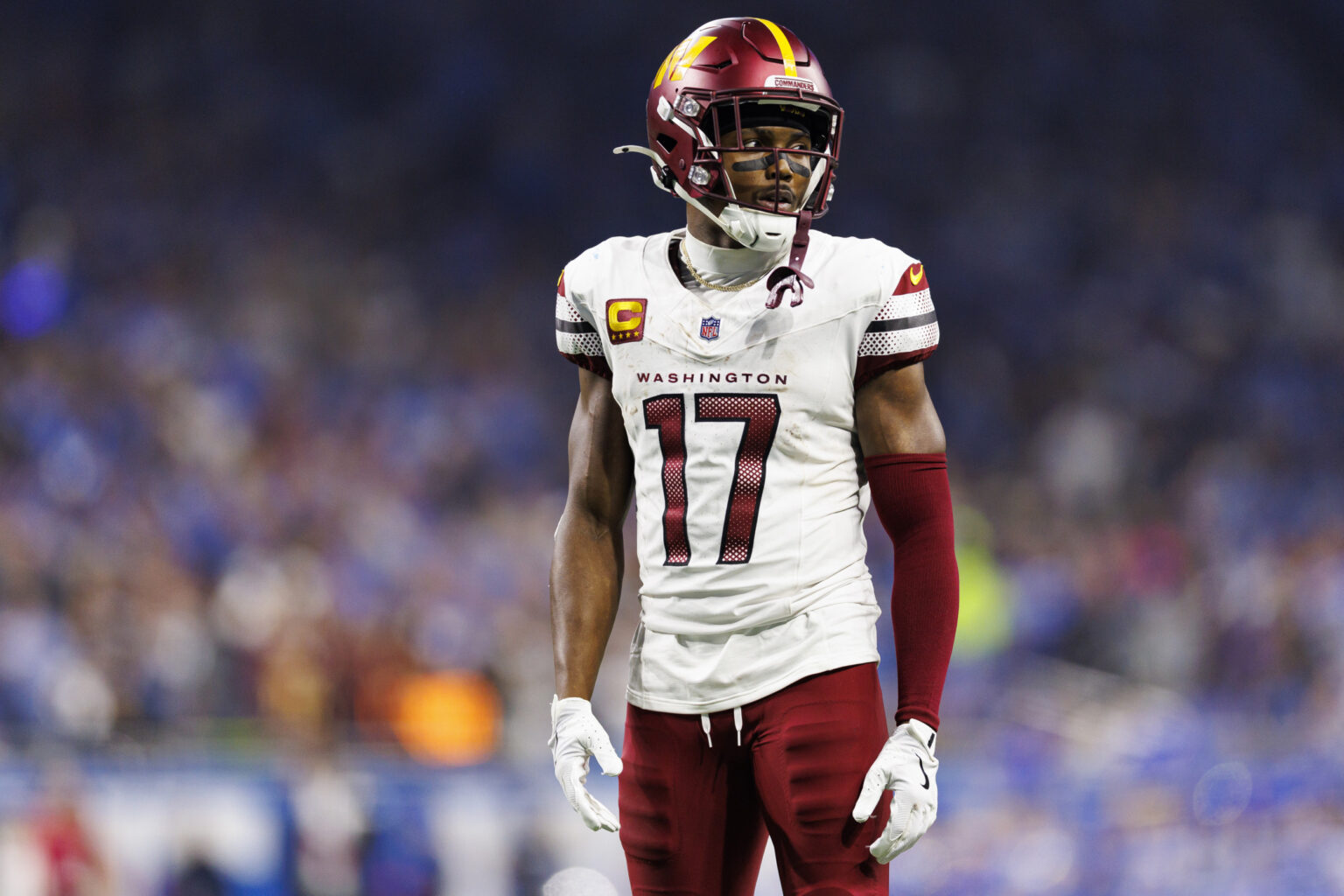 Coach Backs Terry McLaurin Amid Standoff With Commanders