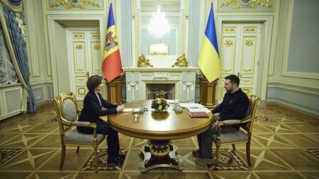 EU resists 'difficult' decoupling of Ukraine and Moldova's accession