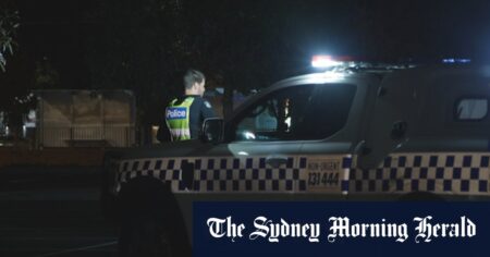 Man arrested after police find a gun and cash during Melbourne pursuit