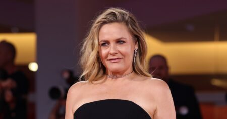 Alicia Silverstone Recalls ‘Being Chased Through the Airport,’ Called ‘Fatgirl’ by Paparazzi at 20
