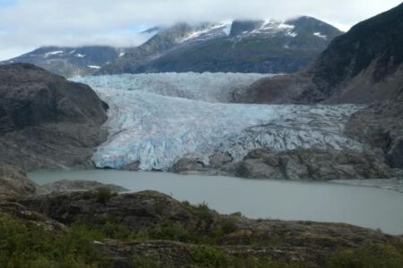 Arizona hiker dies after falling near Alaskan glacier
