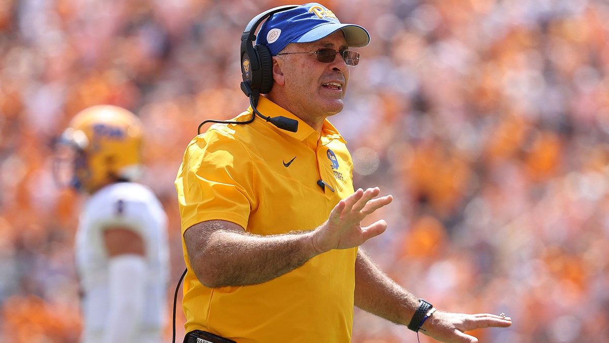 Pat Narduzzi against the Tennessee Volunteers at Neyland Stadium on Sept. 11, 2021, in Knoxville, Tennessee.
