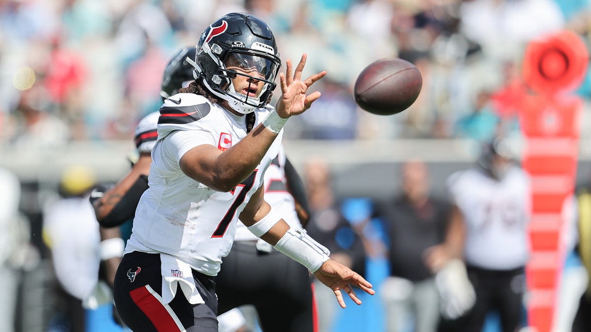 CJ Stroud passes the ball