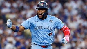 Blue Jays bounce back against Dodgers to even World Series after extra-inning marathon