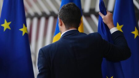 EU praises Kyiv's accession progress but warns of 'negative trends'
