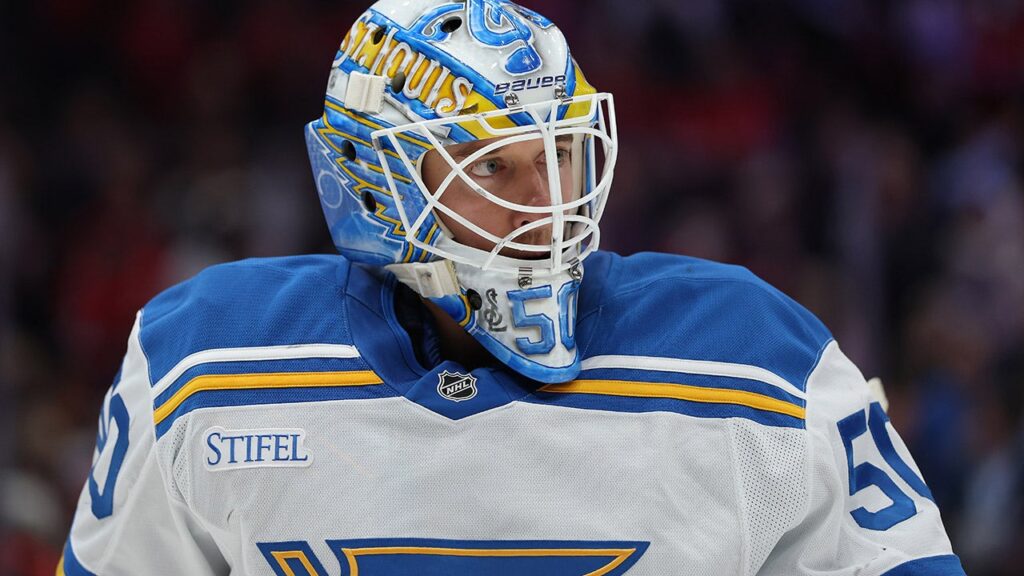 Blues' Jordan Binnington catches flak for trying to pocket puck after Alex Ovechkin's 900th career goal
