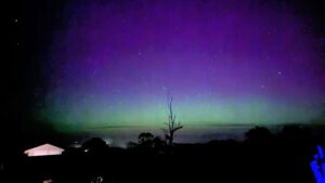 Stargazers treated to spectacular southern lights display in NSW, Victoria and WA