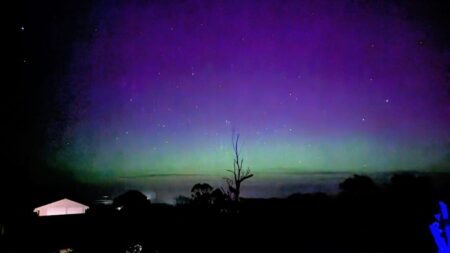 Stargazers treated to spectacular southern lights display in NSW, Victoria and WA